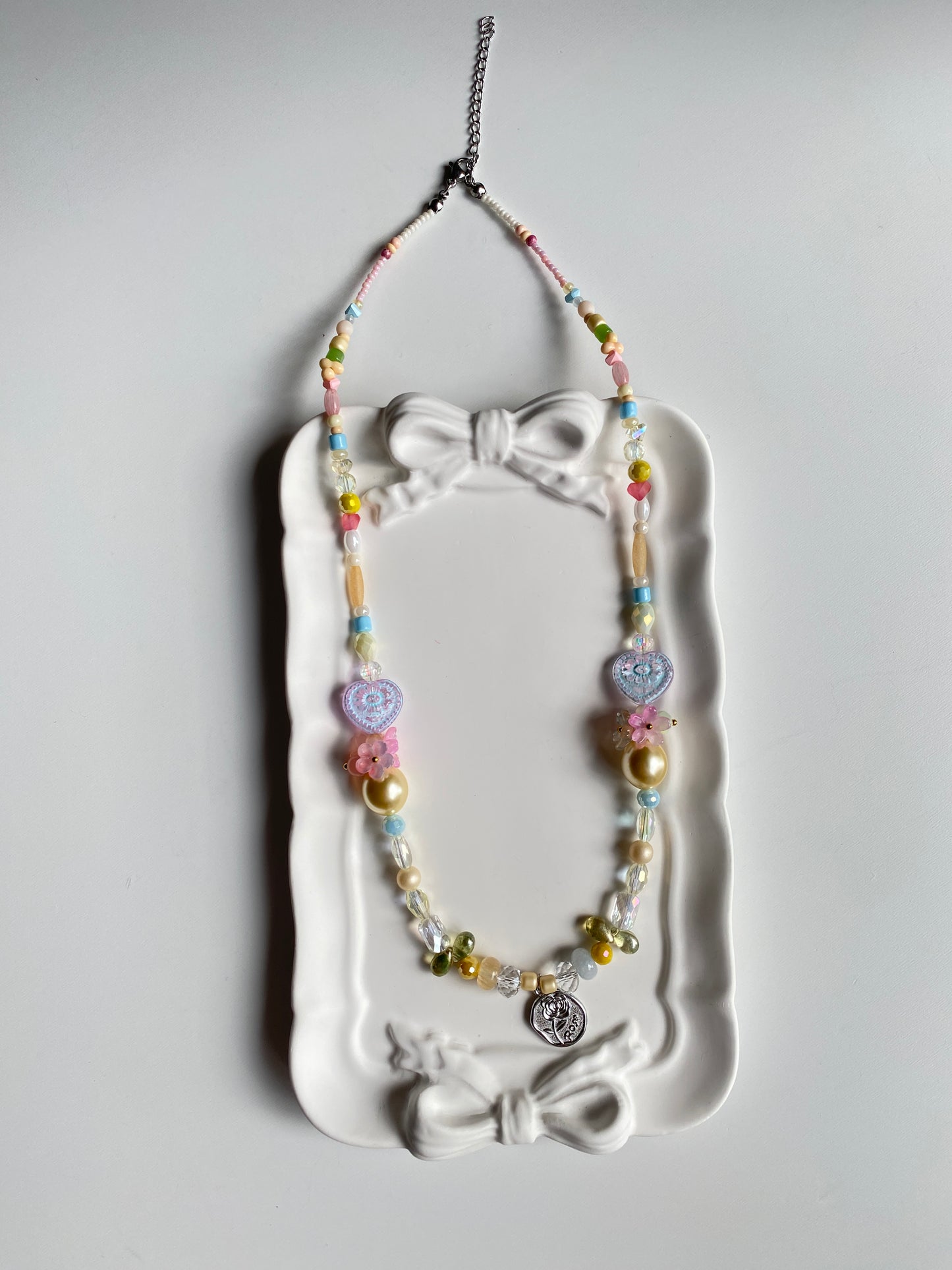 Fresh Rose Garden Mid-length Necklace