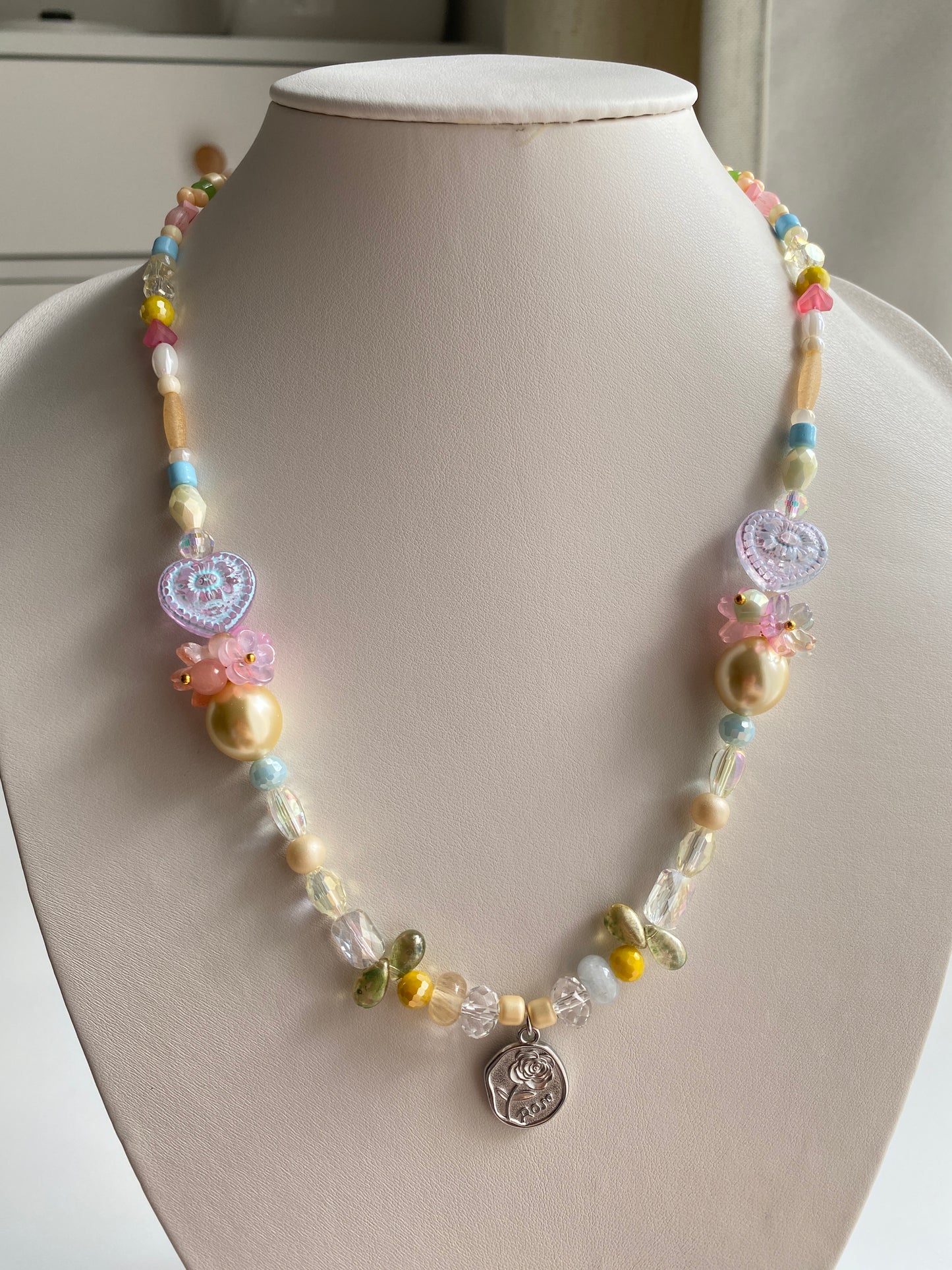 Fresh Rose Garden Mid-length Necklace