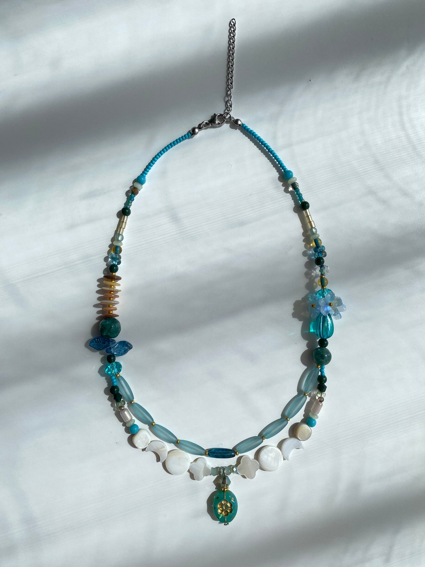 Double-layered Rich Vacation-style Necklace with Natural Seashell & Bouquet Elements