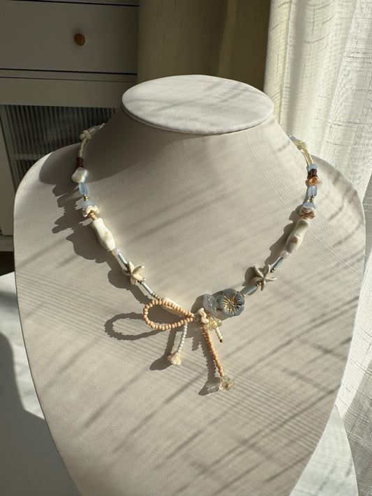 cute bow and flower necklace